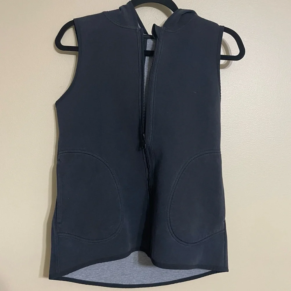 Lululemon Insculpt‎ Reversible Vest Size 6 EUC